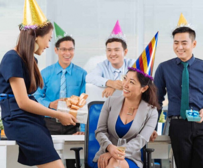 อยากผูกมิตรกับเพื่อนร่วมงาน ให้ของขวัญอะไรดี?